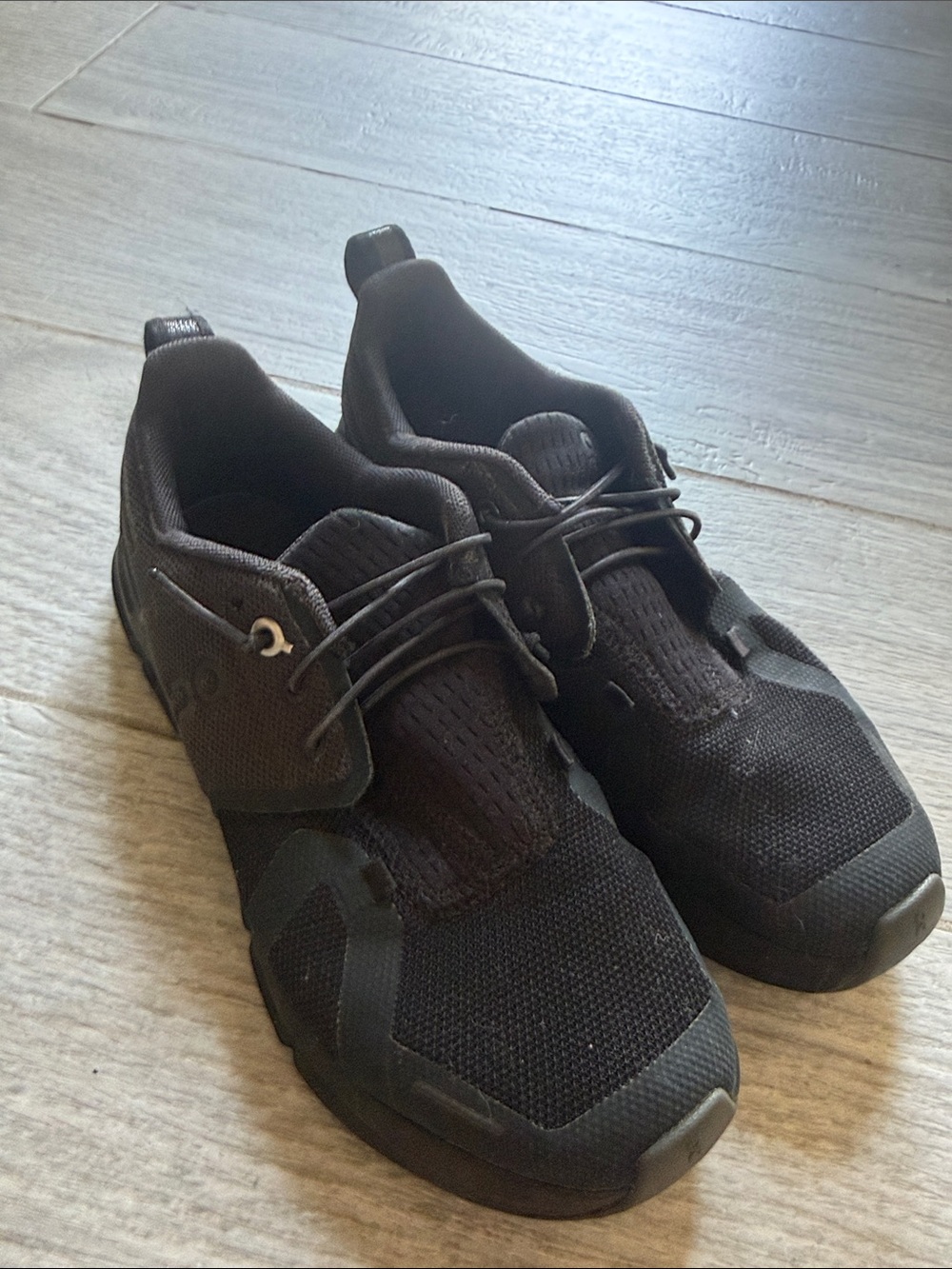 On Boy Shoes Size 4